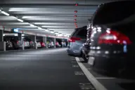 Parkeringsgarage bild